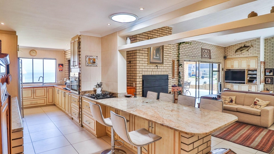 4 Bedroom Property for Sale in De Kelders Western Cape